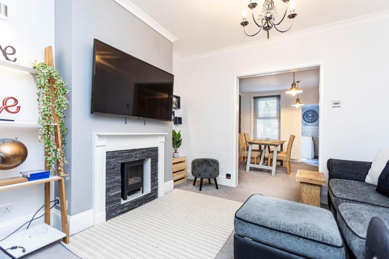 Modern 3 Bed, Heart Of Ashley Cross, 5 Mins To Sandbanks Poole Esterno foto