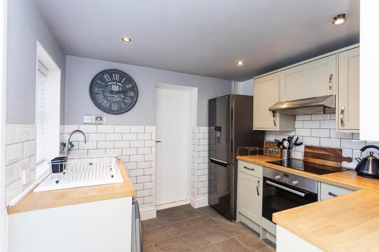 Modern 3 Bed, Heart Of Ashley Cross, 5 Mins To Sandbanks Poole Esterno foto